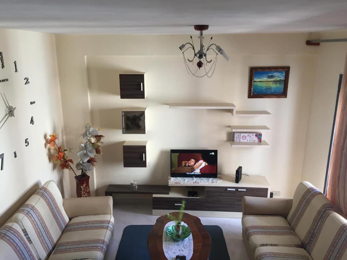 One Apartament Appartamento Durrës Esterno foto