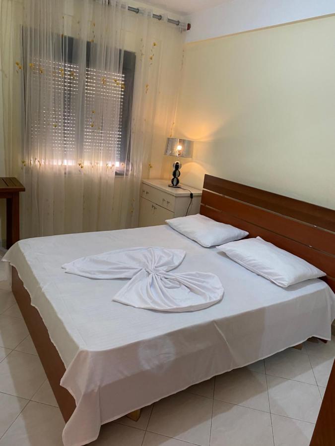 One Apartament Appartamento Durrës Esterno foto
